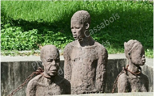 Stone Town, monument commémorant l’esclavage, dont l’île de Zanzibar a été victime jusqu’au début du XXè siècle